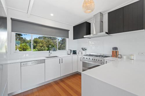 Kitchen, McCrae Holidays by Ready Set Stay near Goolgowie Bushland Reserve