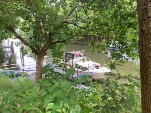 Létesítmények, Amazing holiday home near the lake in Hambuhren