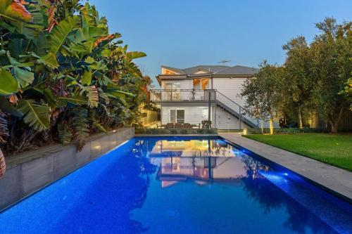 Blairgowrie Beachside Retreat Solar Heated Pool