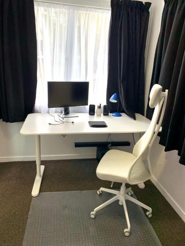 Comfy & Sunny home in Wellington Comfy & Sunny home in Wellington