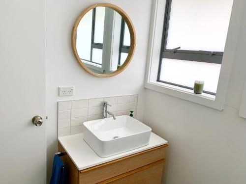 Comfy & Sunny home in Wellington Comfy & Sunny home in Wellington