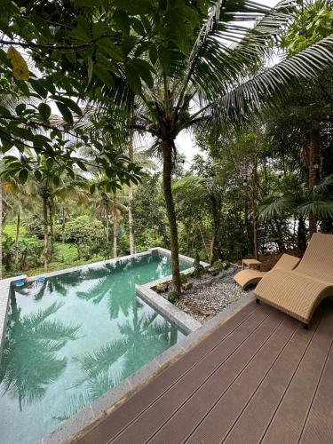 Elnora's Farm in Лукбан