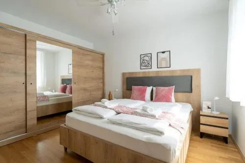 Elegant 1BR Flat with Balcony by HM in Wien, Österreich