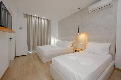 1 double bed, 1 sofa bed