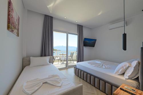 Triple room, deluxe, sea view