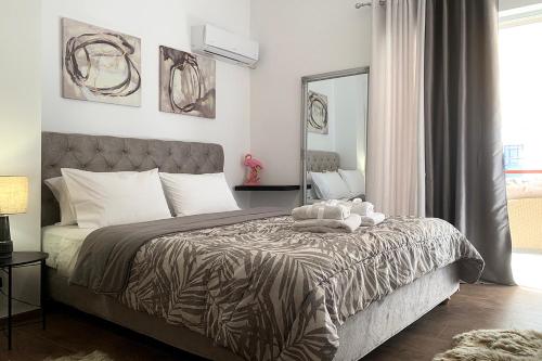 Luxury Elegance in City Center, Athens