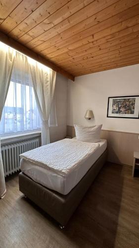 1 twin bed