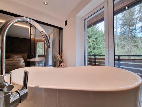 浴室, DAS ERZ Medical Spa & Hotel in 克羅滕多夫
