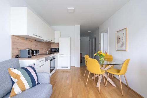 Quiet 1BR Oasis, Fast City Path by HM 5