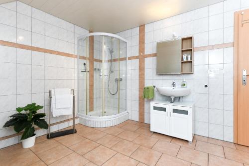 Kamar Mandi, Ferienwohnung Morgenrot im Haus Auszeit Crusoh in Helgoland