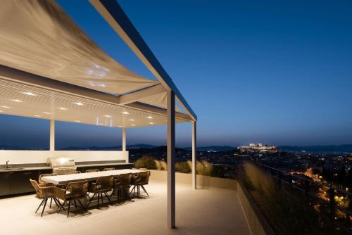 Urban APT with Stunning Acropolis View & Roofdeck 1, Athènes