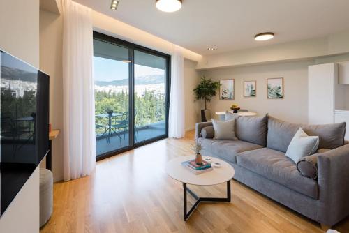 Urban APT with Stunning Acropolis View & Roofdeck 1 - Tap to explore photos