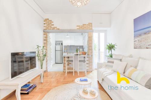 Lush island-style hideaway in lively Koukaki!, Athens