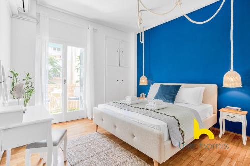 Lush island-style hideaway in lively Koukaki!