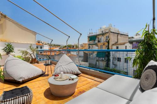Acropolis View 2-Bedroom Apt, Minimal-Safari Vibe, Big Balcony! 1