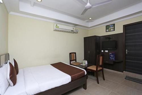 Hotel Saraswathi Residency Near SR Nagar Metro Station