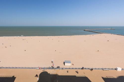 Frontal seaview apartment in Ostend