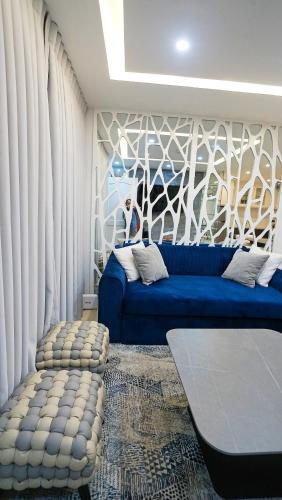 Neroki's Crib Cozy & Luxurious Staycation!
