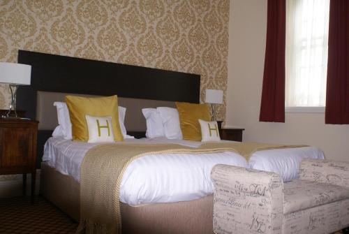 Haley's Hotel - image 7