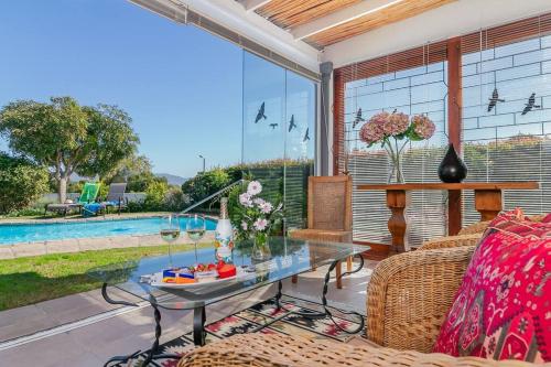 Fluke Tide - Stylish Knysna Home with Pool & Views in فيشر هافن