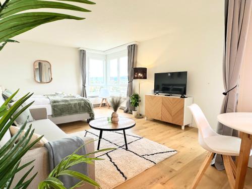 STAYY Sky Studio near Limmattal Hospital - contactless check-in in Διετικόν