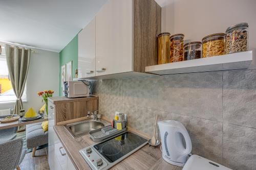 virtuve, Mali Brlog in Delnice