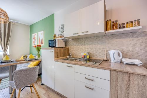 virtuve, Mali Brlog in Delnice