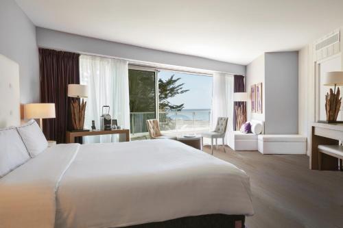 ระเบียง/ชานเรือน, Hotel Chateau des Tourelles - Relais Thalasso & Spa in พอร์นิเชต์