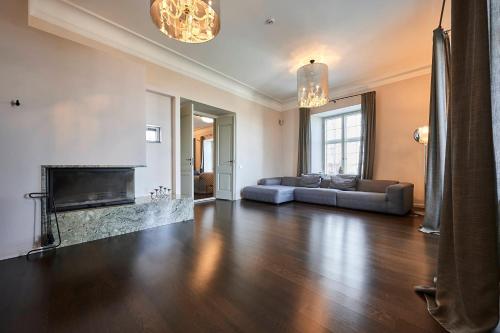 Suite with City View image 10