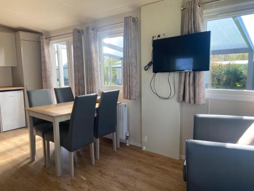 Camping de Duinhoeve Chalet Vogel not for companies in Nieuw-Haamstede