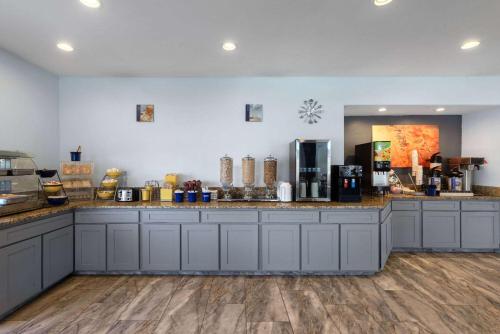 Photo - Days Inn & Suites by Wyndham Tucson/Marana