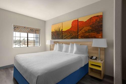 Days Inn & Suites by Wyndham Tucson/Marana