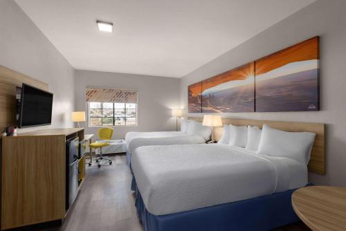 Days Inn & Suites by Wyndham Tucson/Marana