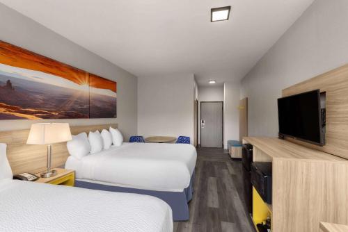 Days Inn & Suites by Wyndham Tucson/Marana