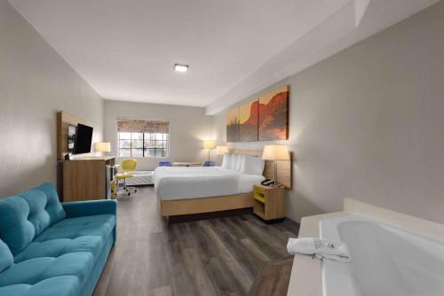 Days Inn & Suites by Wyndham Tucson/Marana