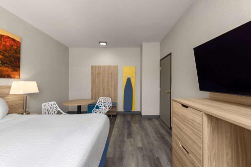 Days Inn & Suites by Wyndham Tucson/Marana