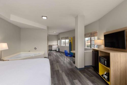 Days Inn & Suites by Wyndham Tucson/Marana