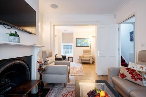 Spacious, Bright & Cosy ~ Ideal Victoria Location!, Londyn (zdjęcie 8)