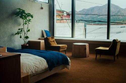 2 twin beds