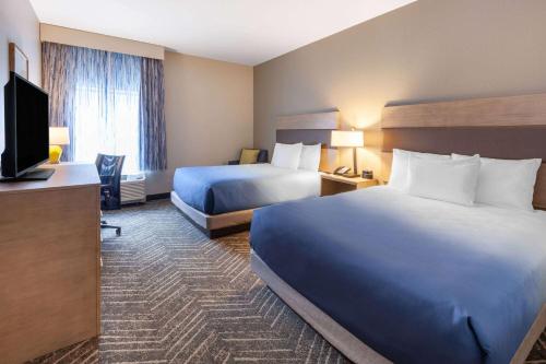 La Quinta Inn & Suites by Wyndham Middletown-Goshen - image 11