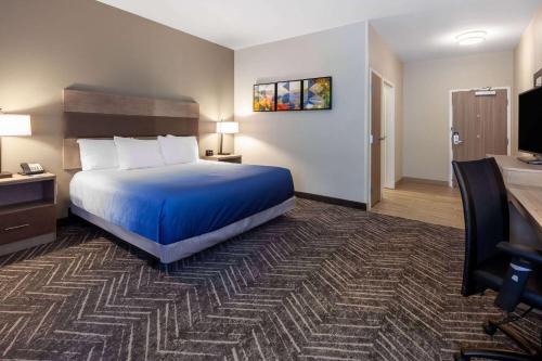La Quinta Inn & Suites by Wyndham Middletown-Goshen - image 13