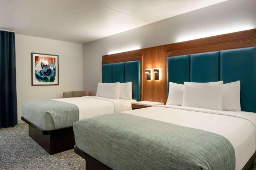 Queen Room with Two Queen Beds - Non-Smoking
