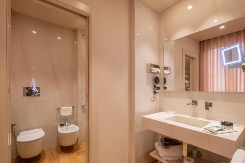 Deluxe Apartment image 1