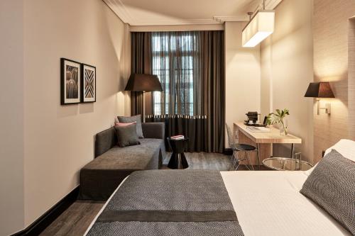 room detail thumbnail 1
