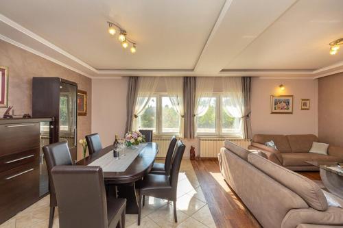 Holiday Home Trojkovic - main image