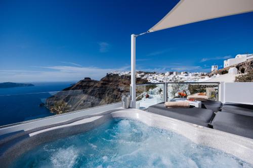 Pezsgőfürdő, Nevma Suites in Fira