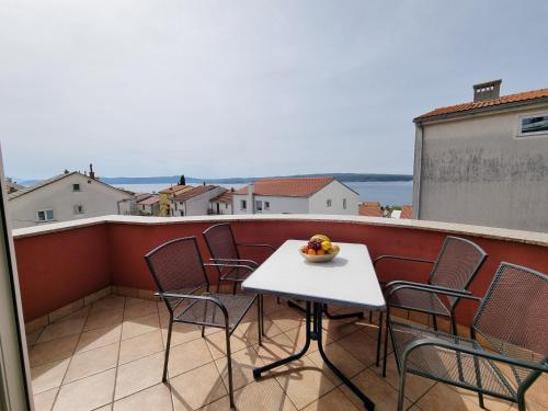 VILLA ROUGE with private parking AC WiFi - image 4