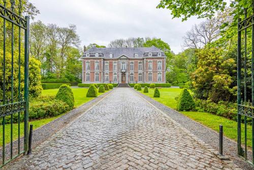 Viesnīcas āriene, Château des Ablens (Chateau des Ablens) in Leuze-en-Hainaut