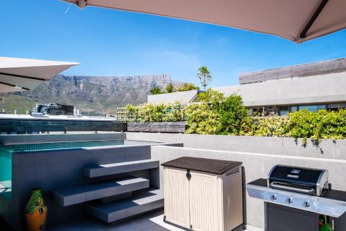 Summit on Quarter - image 8