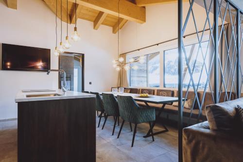 GLEMM by AvenidA Superior Hotel & Residences